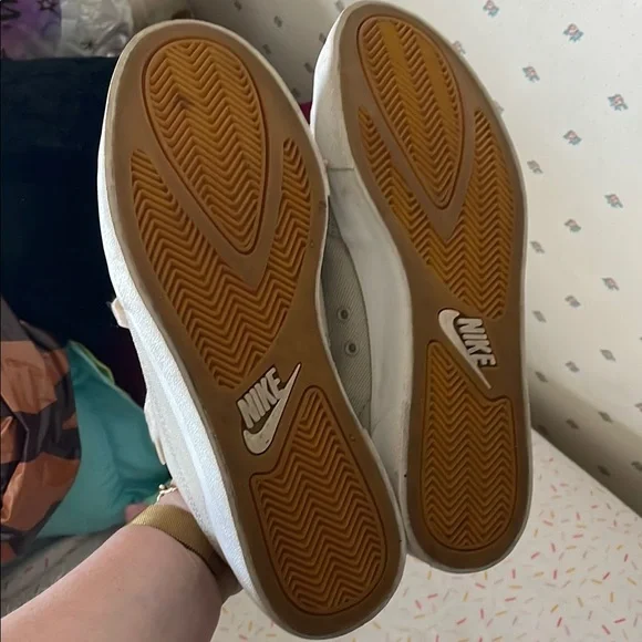 Nike Beige Canvas Sneakers - Picture 4 of 8